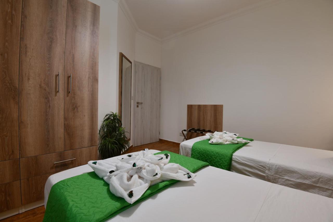 Apartmán A Bed Of Roses Marsalforn Exteriér fotografie